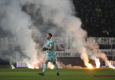 Dit tart alle verbeelding: harde kern Charleroi doet match tegen KV Mechelen staken bij voorsprong voor eigen team