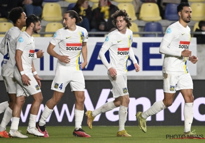 Westerlo pakt de drie punten tegen tienkoppig STVV dankzij penaltygoal De Cuyper en komt op vier punten van de top vier