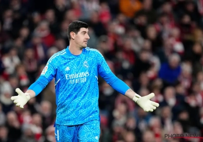 Ploegmaat kan het niet laten en jent Thibaut Courtois nog eens met blunder in de Champions League