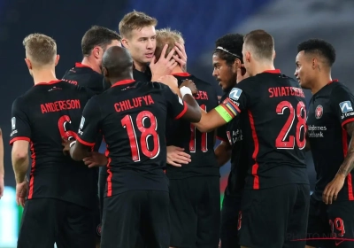 🎥 Verdediger van Midtjylland maakt onwaarschijnlijk knullige owngoal in Europa League