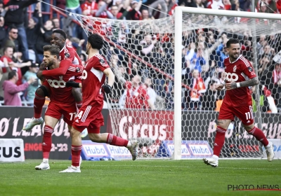 Union en Antwerp naderen: Genk gaat in drie minuten kopje onder bij gretig Standard