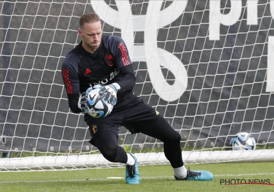 Matz Sels na geslaagde wedstrijd tussen de palen bij Rode Duivels: "Er was vroeger al een strijd tussen ons"