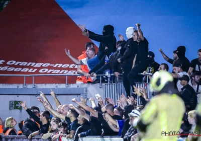 Ongezien en ook weer niet: supporters Anderlecht beginnen meteen onderling te vechten, spelers uitgefloten en bus opgehouden