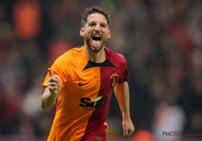 🎥 Geen selectie bij de Rode Duivels, maar Dries Mertens ziet wel ex-Carolo hattrick scoren net voor interlandbreak