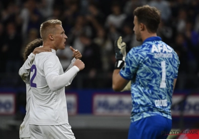 Van Himst zal blij zijn: Anderlecht scoort op juiste momenten en gaat naar de kop, ware beauty als kers op de taart