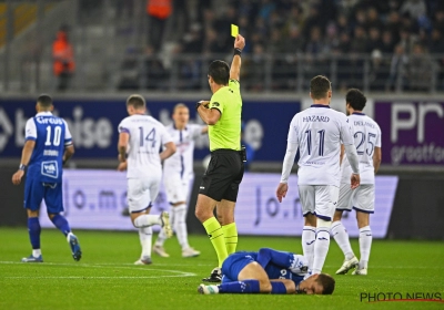 Kwam Anderlecht heel goed weg tegen KAA Gent? "Hij had drie keer geel moeten krijgen"