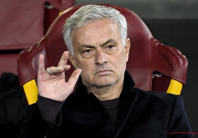 📷 Galatasaray maakt er zijn werk van en lacht José Mourinho uit nadat hij persconferentie weigert