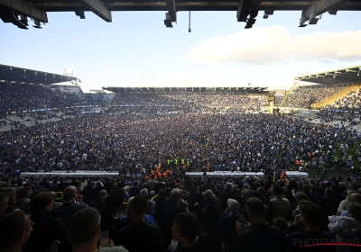 🎥 Vuurpijlen richting Cercle-supporters gelanceerd tijdens veldbestorming na titelwedstrijd