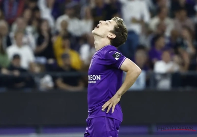 Anderlecht-trainer Hubert negeert oproep van Olivier Deschacht over Yari Verschaeren: "Hij speelde gewoon goed"