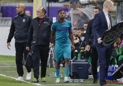 Het houdt maar niet op: Francis Amuzu alweer out door blessure bij Anderlecht, David Hubert weinig hoopvol