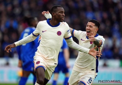 🎥 Ai, ai, dit ziet niemand graag gebeuren: Wout Faes gaat zwaar in de fout en blundert tegen Chelsea