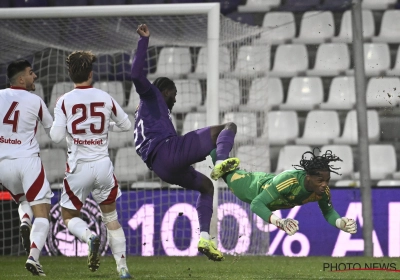 Een ijzersterk Beerschot botst op een beresterke Matthieu Epolo van Standard