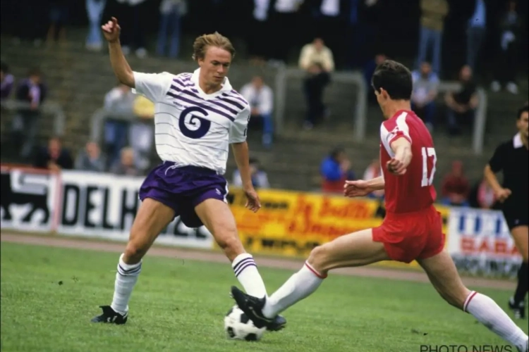 Legendarische rechtsbuiten (61) had zijn aandeel in succes van Anderlecht: "Als Wouter Vandenhaute me iets vraagt..."