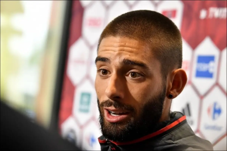 Vliegt de trainer van Yannick Carrasco al buiten na dramatisch start? Deze grote naam zou alvast klaarstaan om over te pakken