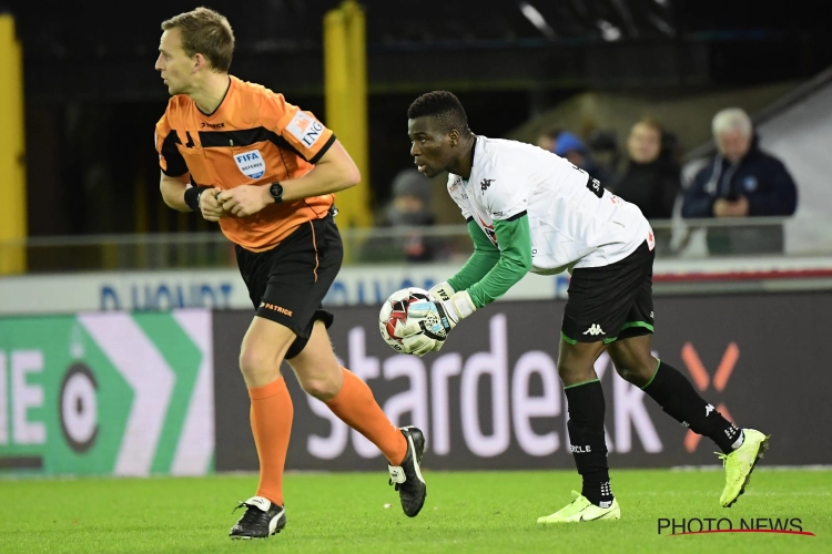 📷 Opvallend beeld in Jan Breydel: middenvelder Godfred Donsah moet plots depanneren als doelman