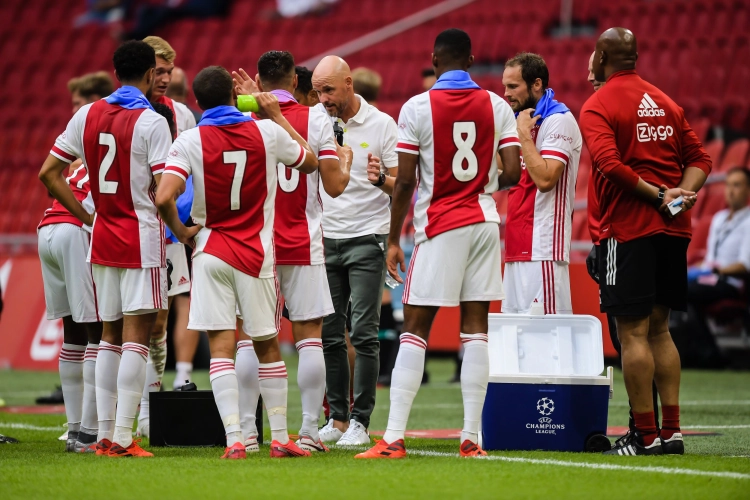 0-13!!!! Doelpuntenkermis in Venlo: Arjan Swinkels en co krijgen een flink pak voor de broek van Ajax