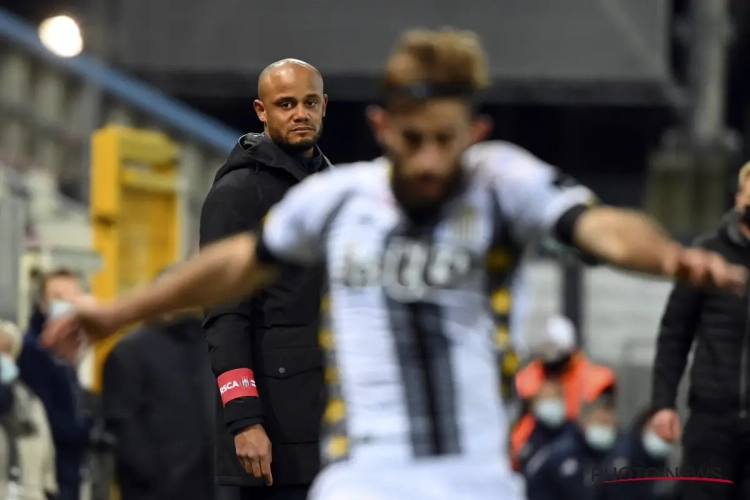 Kompany ergert zich ook blauw: "We verdedigden goed en dan geven we gewoon nog een kans aan Charleroi"