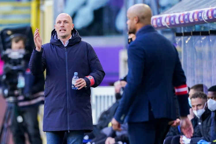 De Mos ziet nederlaag tegen Anderlecht als iets positiefs voor Clement: "Na een zege komt dat niet geloofwaardig over"