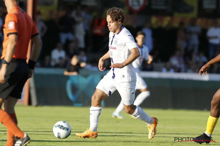 Ex-Anderlechtspeler Loic Masscho schrikt zich een hoedje van eerste match bij Sporting Hasselt