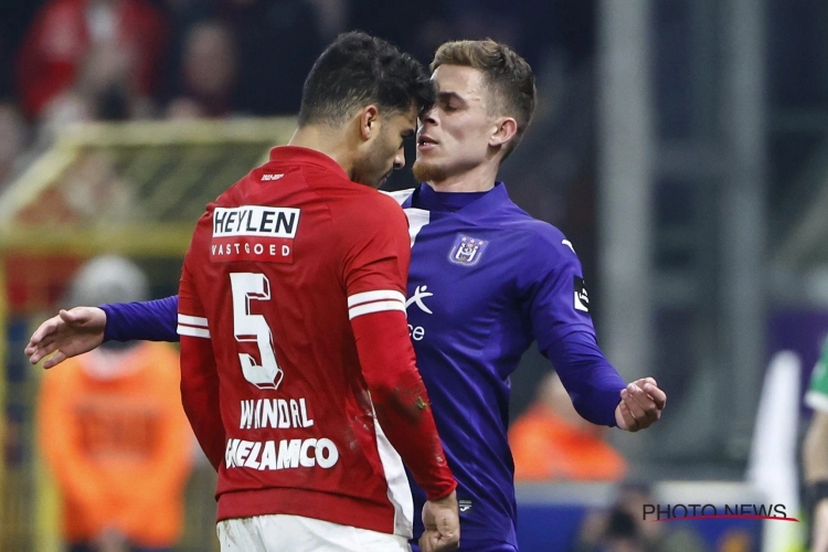 Frank De Bleeckere heeft duidelijke mening over rode kaarten van Burgess en Wijndal