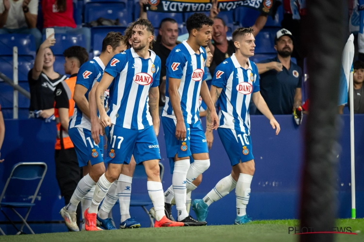 🎥 Opvallende beelden: Espanyol-spelers komen een keer niet met kinderen, maar met... honden het veld op