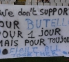 Supporters Club Brugge nemen het op voor Ludovic Butelle met spandoek dat voor zich spreekt