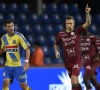 Timothy Derijck en Mbaye Leye reageren na strafschop in Westerlo - Zulte Waregem