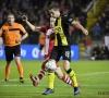 Lierse-spelers Thomas Wils en Yoni Buyens zijn op het veld niet met de extra-sportieve problemen bezig