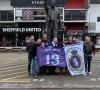 📷 Eerste stap richting mooie verbroedering? Beerschot-fans geven alles tijdens promotiematch Sheffield United