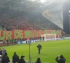 📷 Fans stuwen Essevee vooruit met immens spandoek: "Deur de muur en were" 