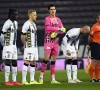 📷 Charleroi-fans zetten spelers op scherp voor duel met KV Kortrijk met... een hoop hooi: "Te veel geiten, niet genoeg Zebra's. Schiet in actie"