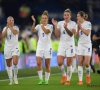 Engeland komt met schrik vrij en mag naar halve finales in eigen land