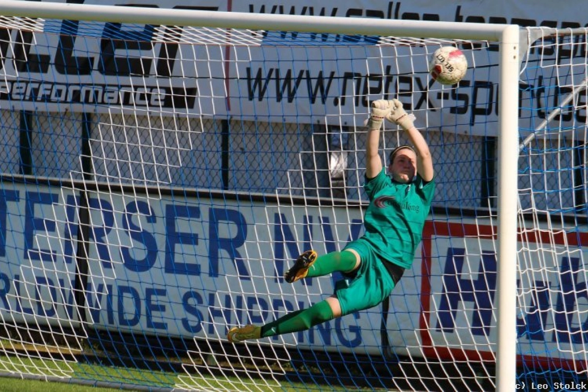 Heist knokt zich naar halve finales Beker voor vrouwen