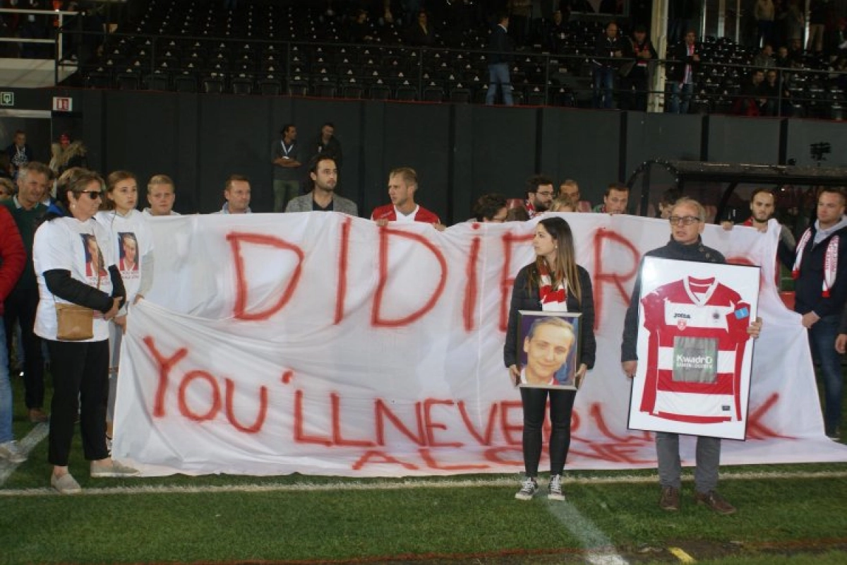 Antwerp en Cercle zorgen voor pakkend afscheid van verongelukte RAFC-fan