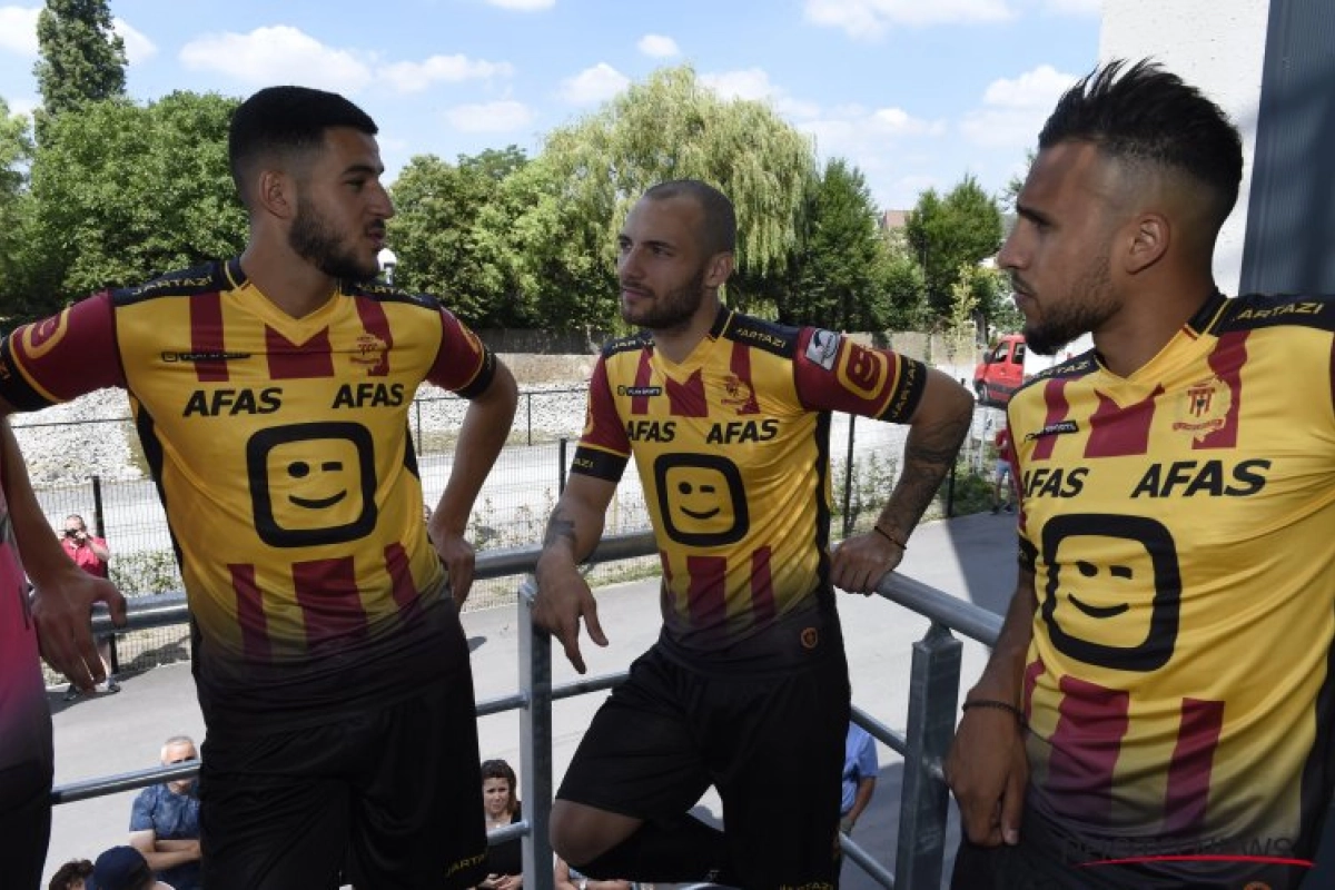 KV Mechelen legt er meteen twaalf (!) binnen in eerste oefengalop, Burkinees talent van 18 gaat met de aandacht lopen