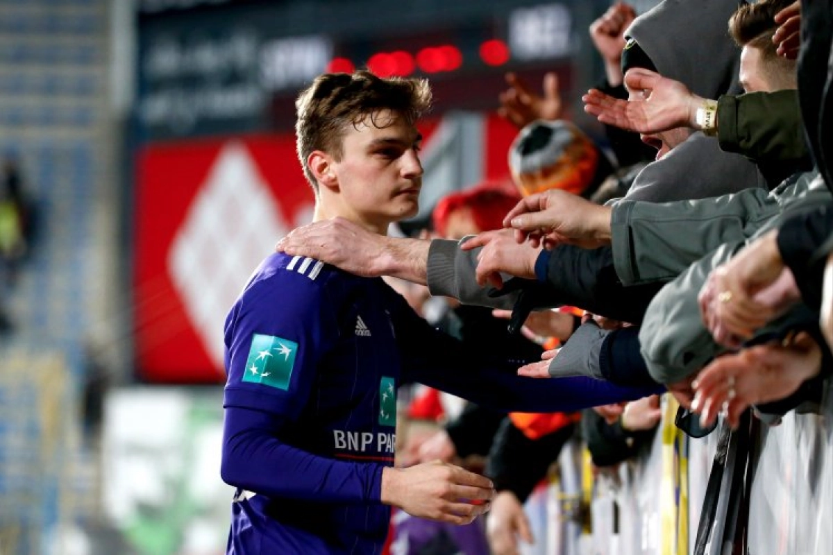 Slechts één speler van Anderlecht verdient én krijgt (dikke) pluim: "Hij is zowat de enige die overeind blijft"