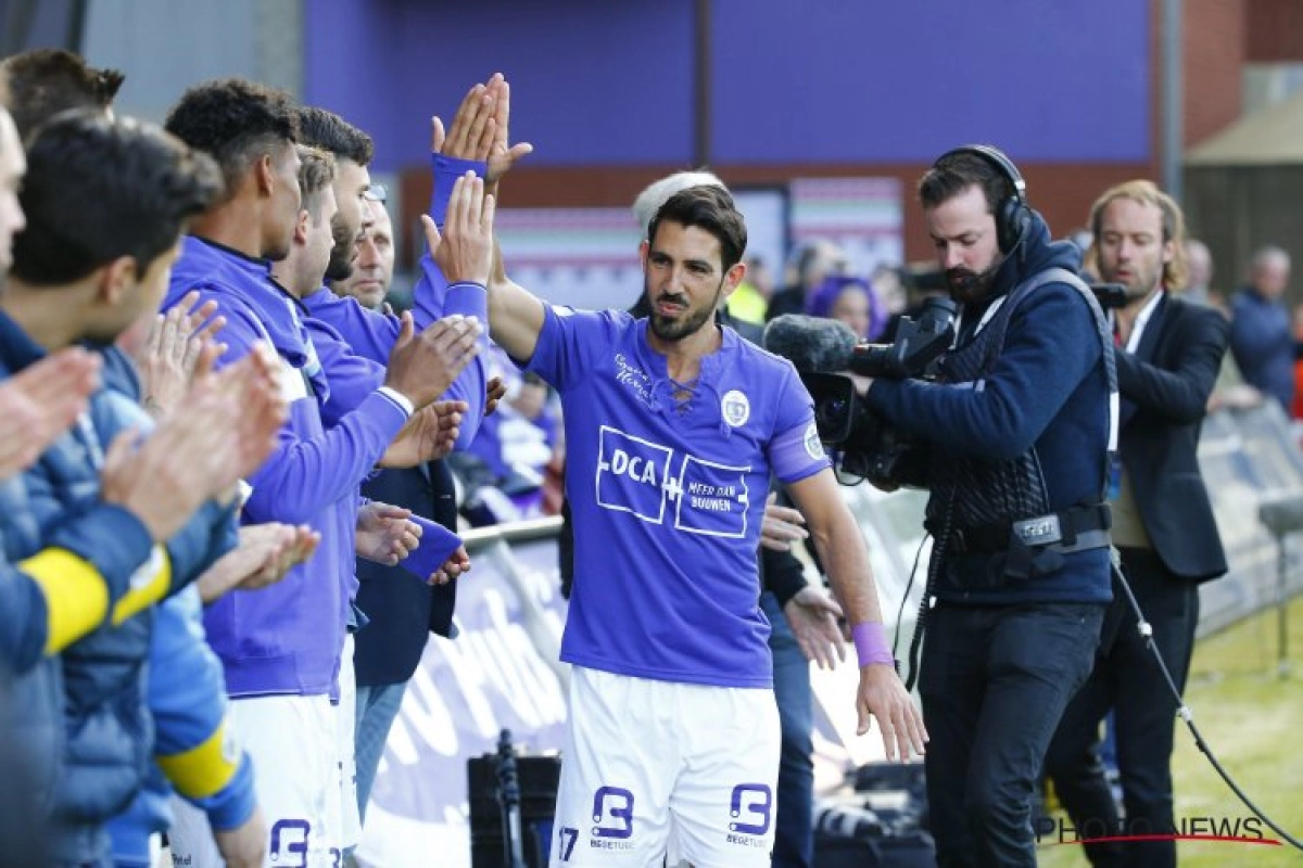 ? Wat een kippenvel! Fans van Beerschot Wilrijk nemen op grandioze wijze afscheid van Hernan 'Eviva' Losada