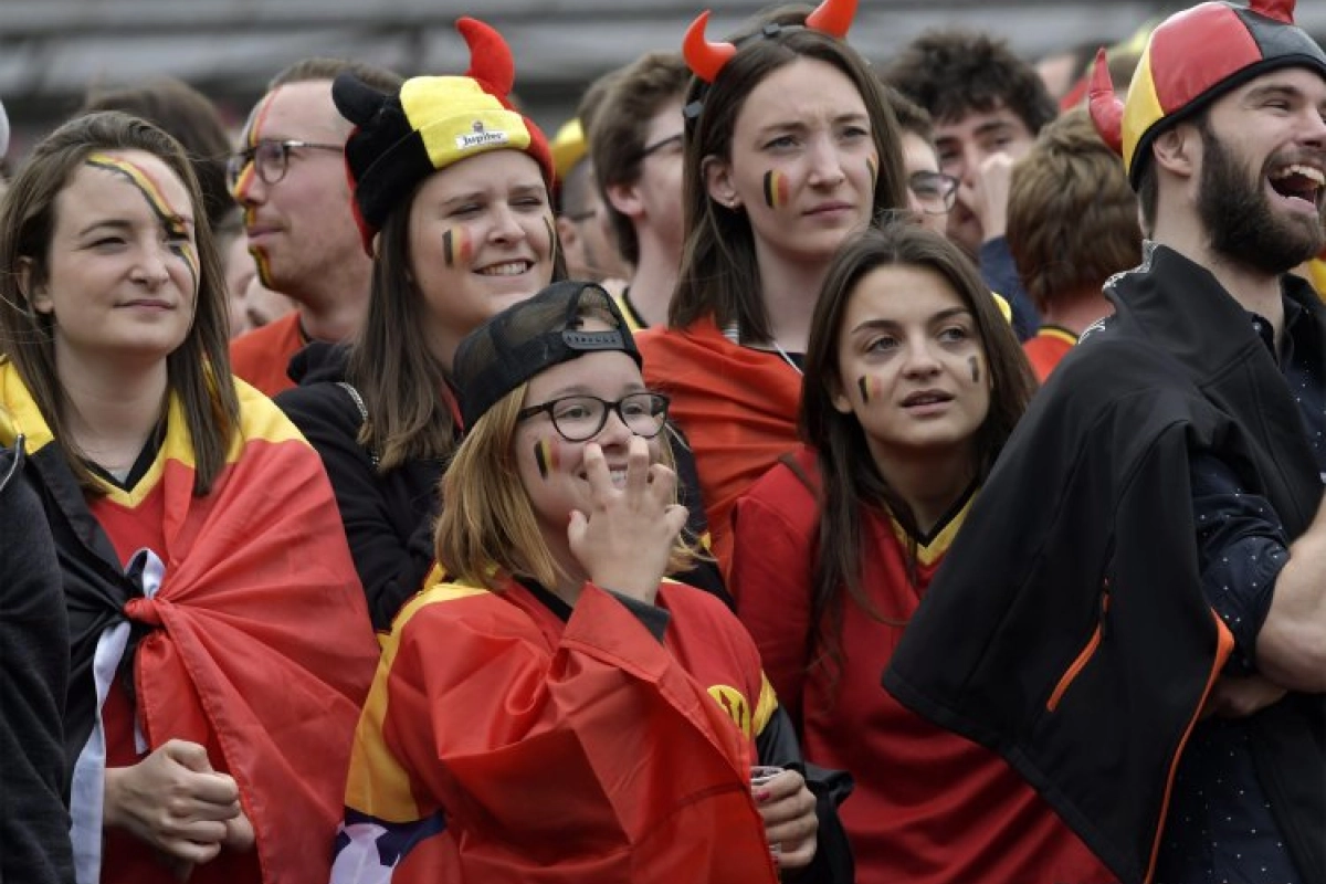 Bijzonder straf verhaal: Belgische fan stapt in Zaventem verkeerde vliegtuig op (zonder controle), maar belandt toch in Moskou