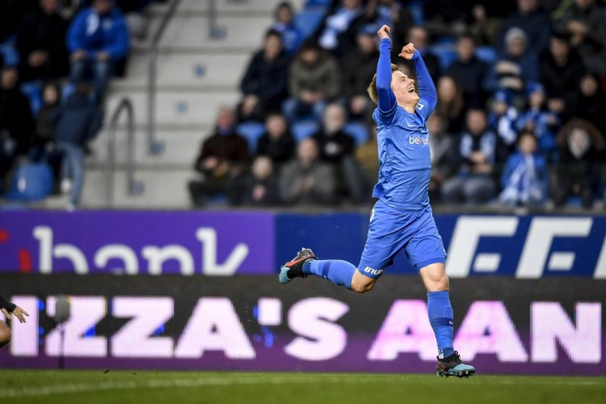 Verdediger Genk ziet dat zijn ploeg op scherp staat en waarschuwt Standard