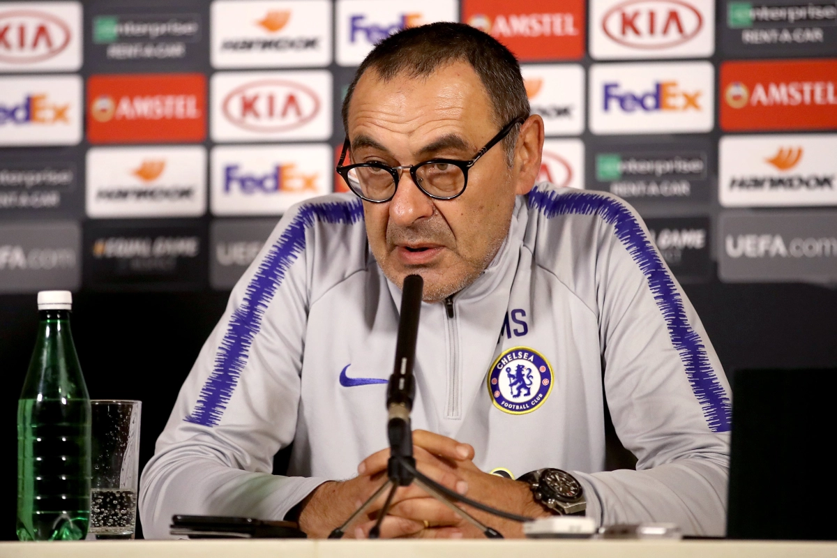 Moet Chelsea opnieuw op zoek naar nieuwe coach? Sarri wil er al de brui aan geven en is op weg naar...