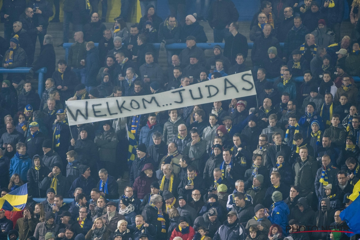 Is Clement een 'jobhopper'? Coach reageert zelf (na een ongemakkelijke stilte)