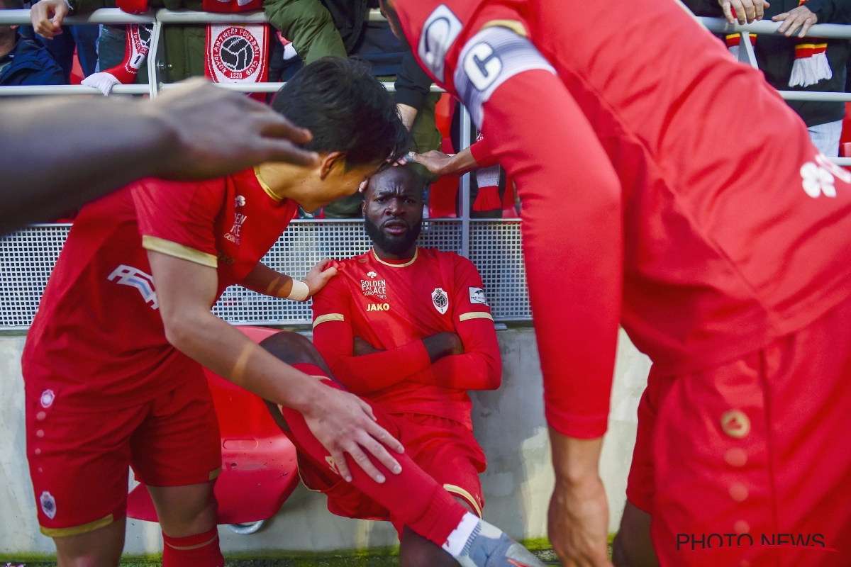 Lamkel Ze beroert weer de gemoederen: geniale actie, gele schorsing: "Het stoort me enorm!"