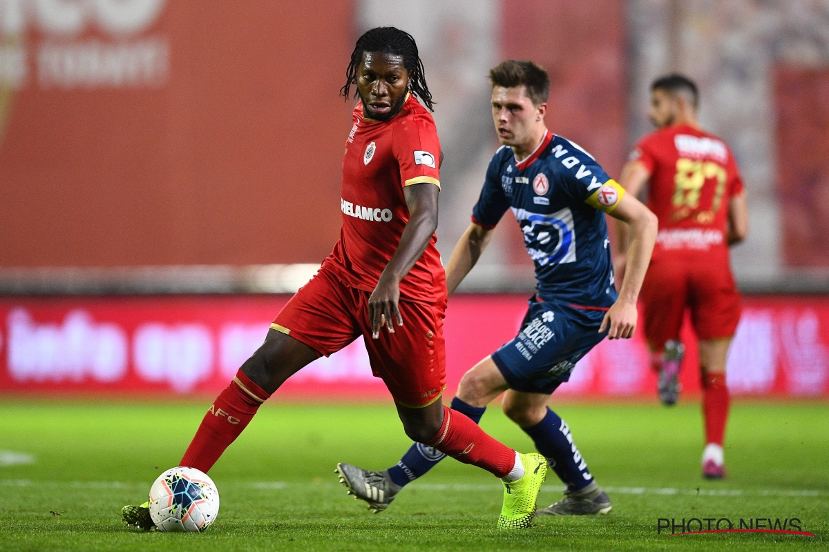 Mbokani opvallende afwezige bij Antwerp, aanvaller wil eerst meer duidelijkheid over toekomst