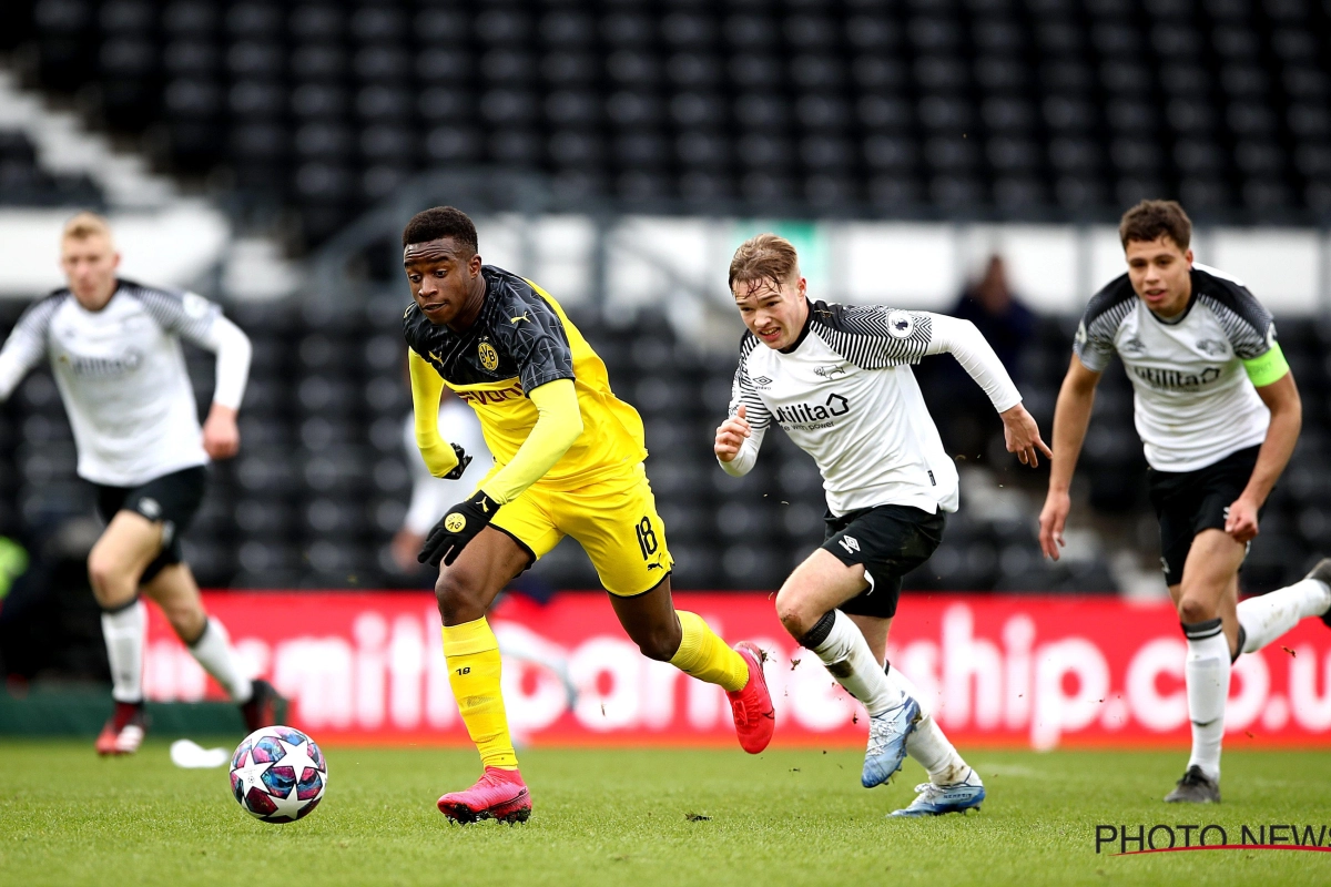 Wordt wonderkind de jongste speler ooit in de Bundesliga? Aanvaller van Dortmund kan dit weekend zijn debuut maken