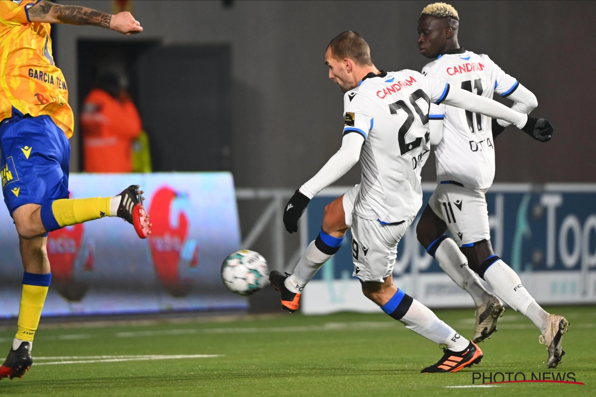 Bas Dost scoort bij debuut, maar blijft bij rust in kleedkamer: "Pijn in bovenbeen werd alsmaar erger"