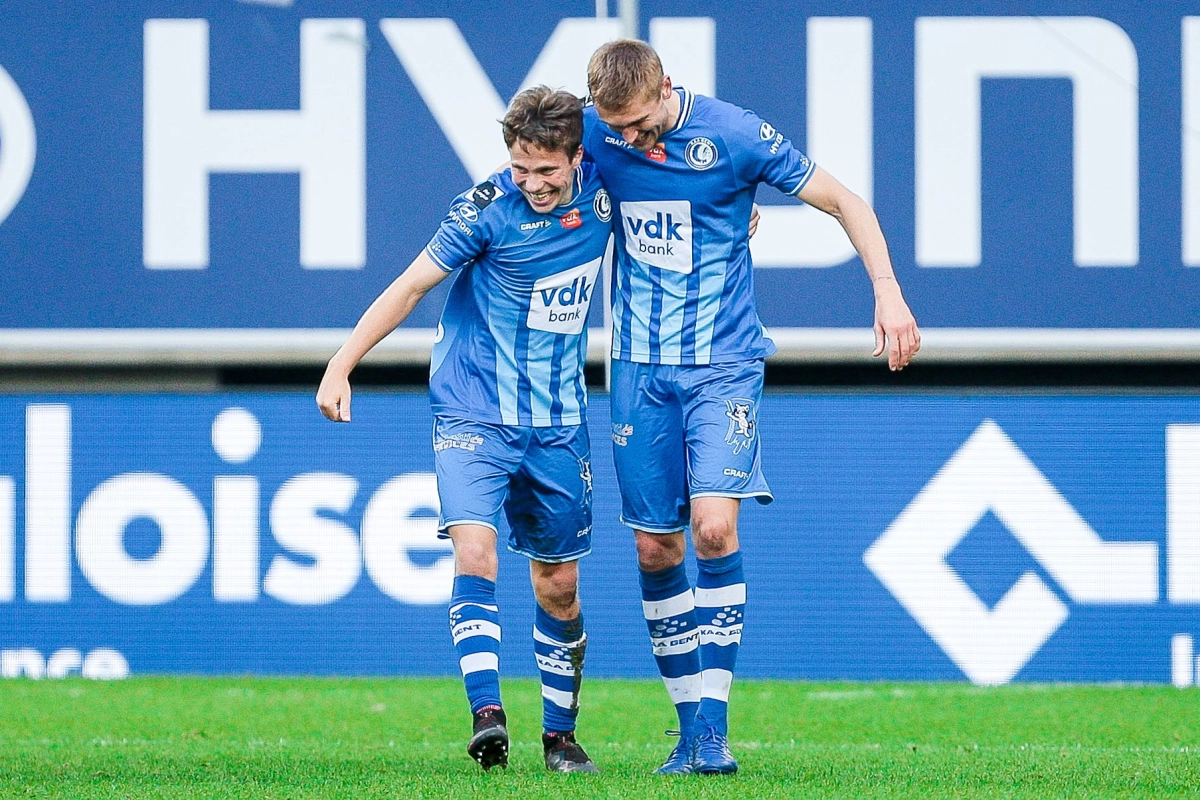 De man die Gent het voordeel leek te geven op Club in strijd voor play-off 1 valt nu wél in de prijzen met ferme mijlpaal