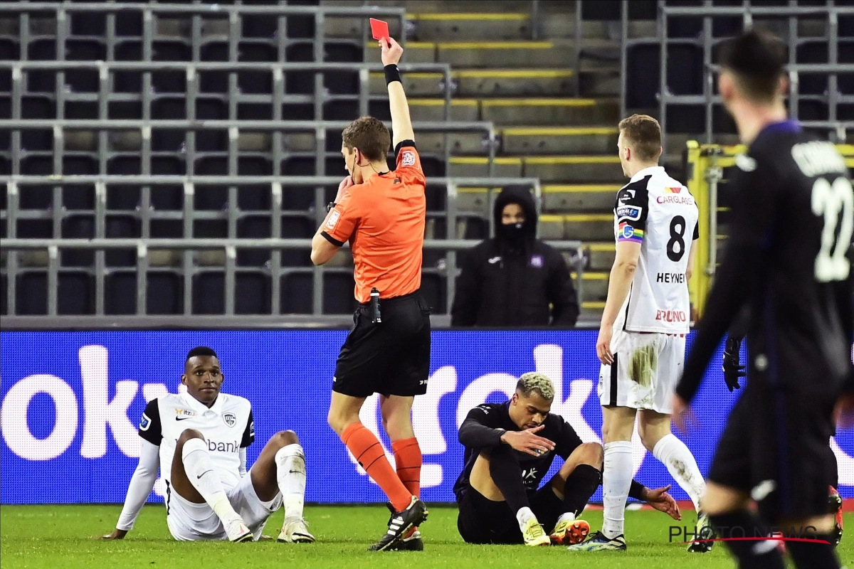 Aangeslagen Jhon Lucumi pakt rood tegen Anderlecht, maar is niet geschorst voor de bekerfinale