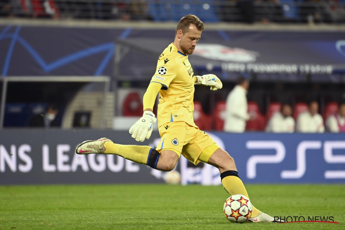 Club Brugge met handen in het haar: Mignolet haakt geblesseerd af bij Rode Duivels