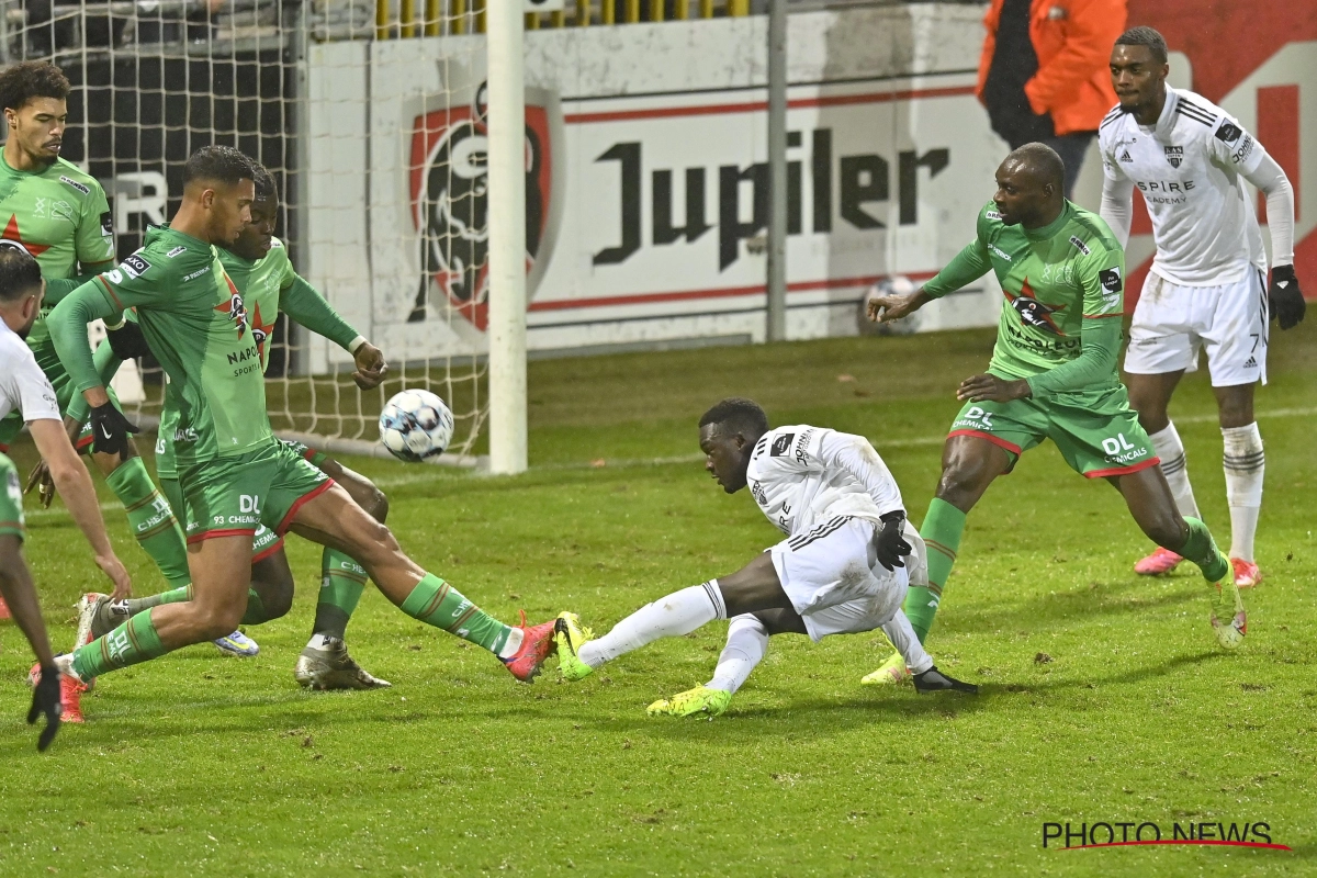 Het loopt telkens op dezelfde manier fout bij Zulte Waregem: "Geen tactisch probleem, hier moeten we snel een oplossing voor vinden"