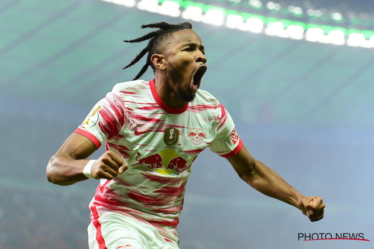 📷 Christopher Nkunku over opvallende viering met ballon: "Mijn zoon vindt ze leuk"